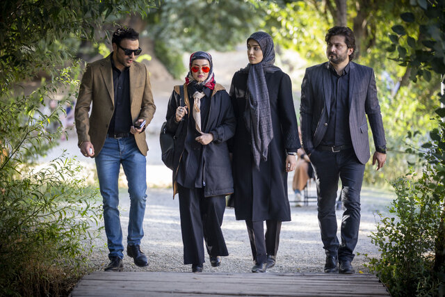 حضور زنان بدون صدای زنانه!/ نقدی بر سریالهای «آبان» و «تاسیان» 5 حضور زنان بدون صدای زنانه!/ نقدی بر سریالهای «آبان» و «تاسیان»