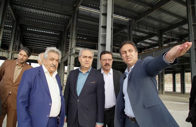 استاندار آذربایجان شرقی از پروژه در حال احداث بزرگ‌ترین هتل کشور بازدید کرد