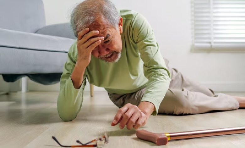 ترس از زمین خوردن، خطر افتادن را تا ۶۰ درصد افزایش میدهد 1 d8aad8b1d8b3 d8a7d8b2 d8b2d985db8cd986 d8aed988d8b1d8afd986d88c d8aed8b7d8b1 d8a7d981d8aad8a7d8afd986 d8b1d8a7 d8aad8a7 dbb6dbb0 d8af 6929ecec72787