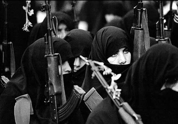 زن انقلابی، الگویی از همت و تلاش در عرصههای مختلف 1 d8b2d986 d8a7d986d982d984d8a7d8a8db8cd88c d8a7d984daafd988db8cdb8c d8a7d8b2 d987d985d8aa d988 d8aad984d8a7d8b4 d8afd8b1 d8b9d8b1d8b5d987 69230ac3e2c83