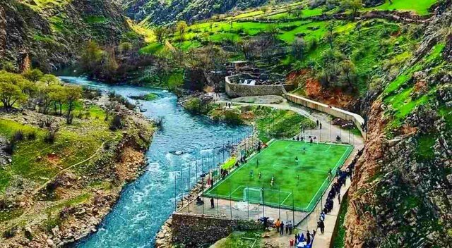 سفر به کردستان، تجربهای کمنظیر از زیبایی و فرهنگ و ماجراجویی 12 سفر به کردستان، تجربهای بینظیر از زیبایی و فرهنگ و ماجراجویی