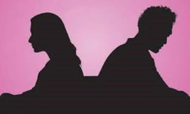 سکوت عاطفی؛ قاتل خاموشی که آرامآرام بنیان خانواده را فرو میریزد 1 d8b3daa9d988d8aa d8b9d8a7d8b7d981db8cd89b d982d8a7d8aad984 d8aed8a7d985d988d8b4db8c daa9d987 d8a2d8b1d8a7d985d8a2d8b1d8a7d985 69231e85a5167