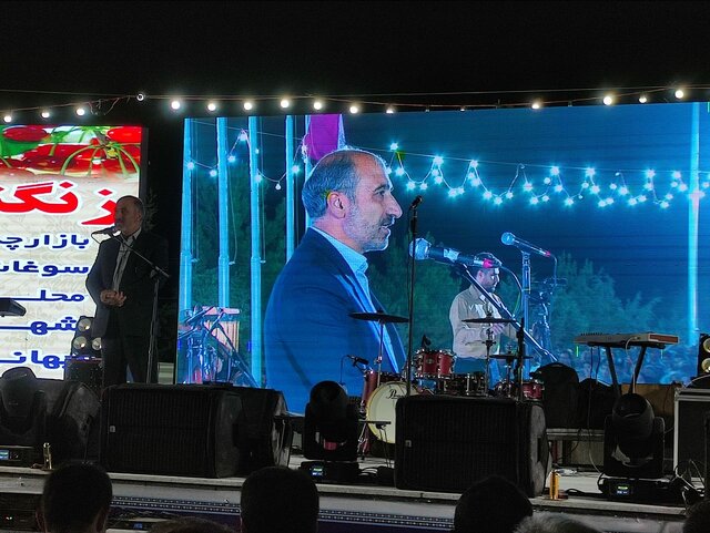 ششمین جشنواره ملی آلبالو در زنگنه ملایر برگزار شد