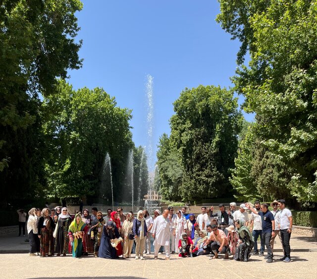 شکوه باغ ایرانی در شاهزاده ماهان/تلاقی بومگردی و تاریخ در دل کویر 2 d8b4daa9d988d987 d8a8d8a7d8ba d8a7db8cd8b1d8a7d986db8c d8afd8b1 d8b4d8a7d987d8b2d8a7d8afd987 d985d8a7d987d8a7d986 d8aad984d8a7d982db8c 6926b1d727fbd