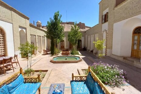 نقش بومگردیها در تقویت اقتصاد محلی و کاهش مهاجرت از روستاها 1 d986d982d8b4 d8a8d988d985daafd8b1d8afdb8cd987d8a7 d8afd8b1 d8aad982d988db8cd8aa d8a7d982d8aad8b5d8a7d8af d985d8add984db8c d988 6926b5dacbf7a