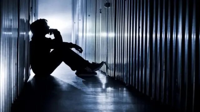 هشدار؛ وقتی «خودکشی» و «الکل» عنصر دراماتیک فیلمها میشوند 1 d987d8b4d8afd8a7d8b1d89b d988d982d8aadb8c d8aed988d8afdaa9d8b4db8c d988 d8a7d984daa9d984 d8b9d986d8b5d8b1 d8afd8b1d8a7 692309d060f41