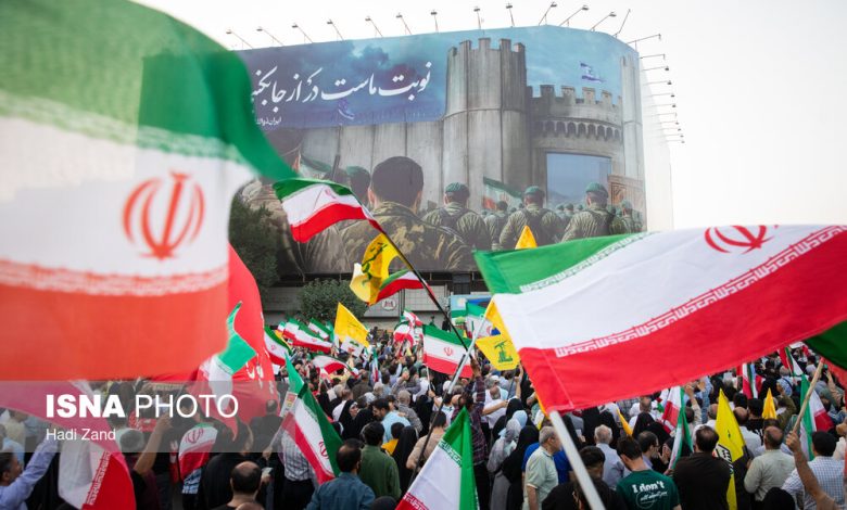 «همدلی» کمنظیر مردم در دوره جنگ، نتیجه سالها پسانداز سرمایه اجتماعی 1 d987d985d8afd984db8c daa9d985d986d8b8db8cd8b1 d985d8b1d8afd985 d8afd8b1 d8afd988d8b1d987 d8acd986daafd88c d986d8aadb8c 6924a642ae1a2