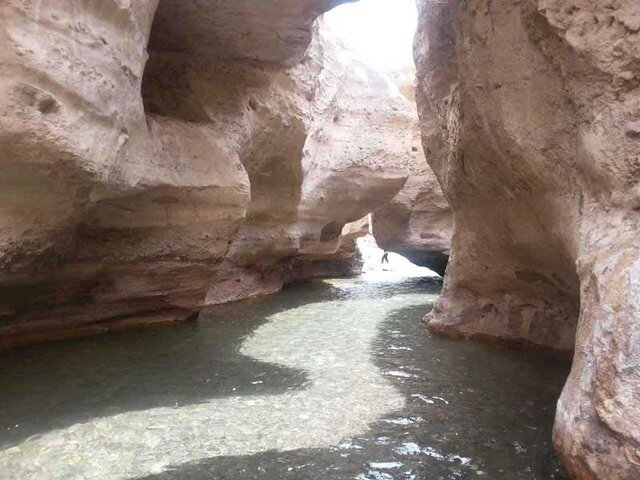 چناران، سرزمینی از آبشارها و غارهای طبیعی