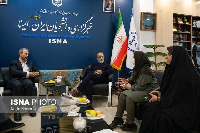 بازدید رئیس مرکز امور اتباع وزارت کشور از مجله خبری آبادی 118