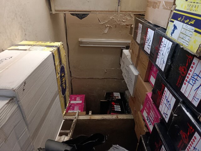 تولیدیها، انبارها و نبود سیستم اعلام و اطفا؛ ترکیب مرگبار بازار تهران 5 تولیدیها، انبارها و نبود سیستم اعلام و اطفا؛ ترکیب مرگبار بازار تهران